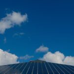 Installation de panneaux thermiques solaires sur toiture inclinée maison individuelle