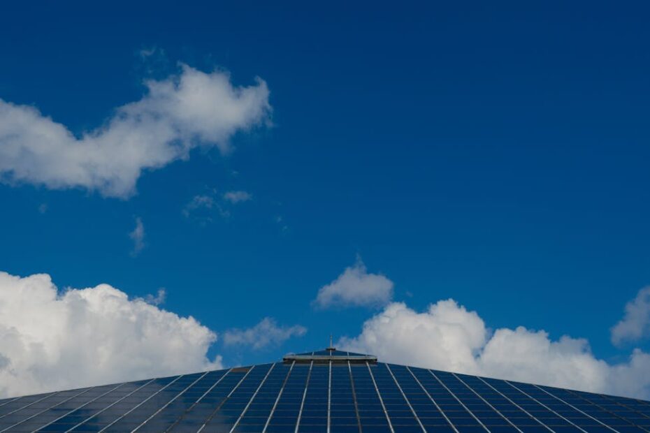 Installation de panneaux thermiques solaires sur toiture inclinée maison individuelle